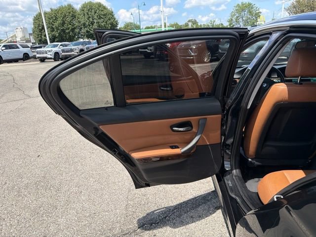 Used 2011 BMW 335i xDrive Sedan AWD/4WD image 23