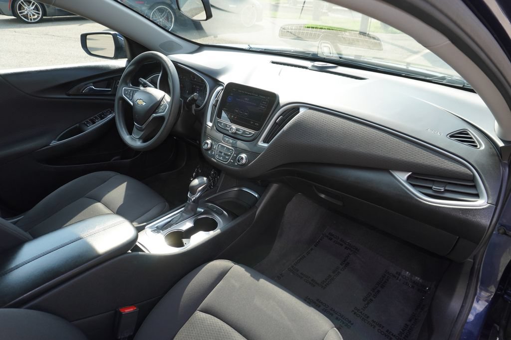 Used 2022 Chevrolet Malibu LT FWD image 27