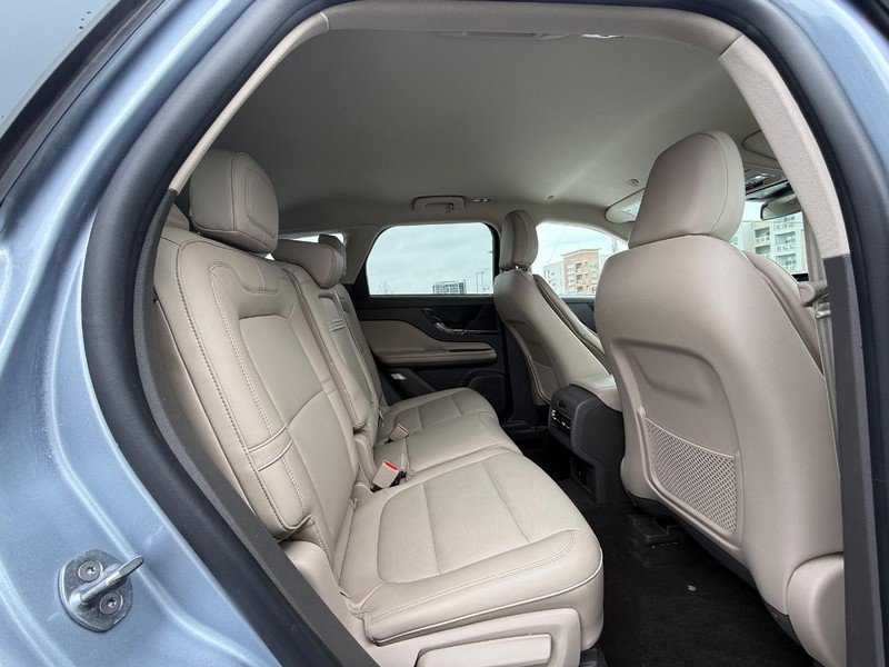Certified 2022 Lincoln Corsair AWD w/ Equipment Group 101A image 7