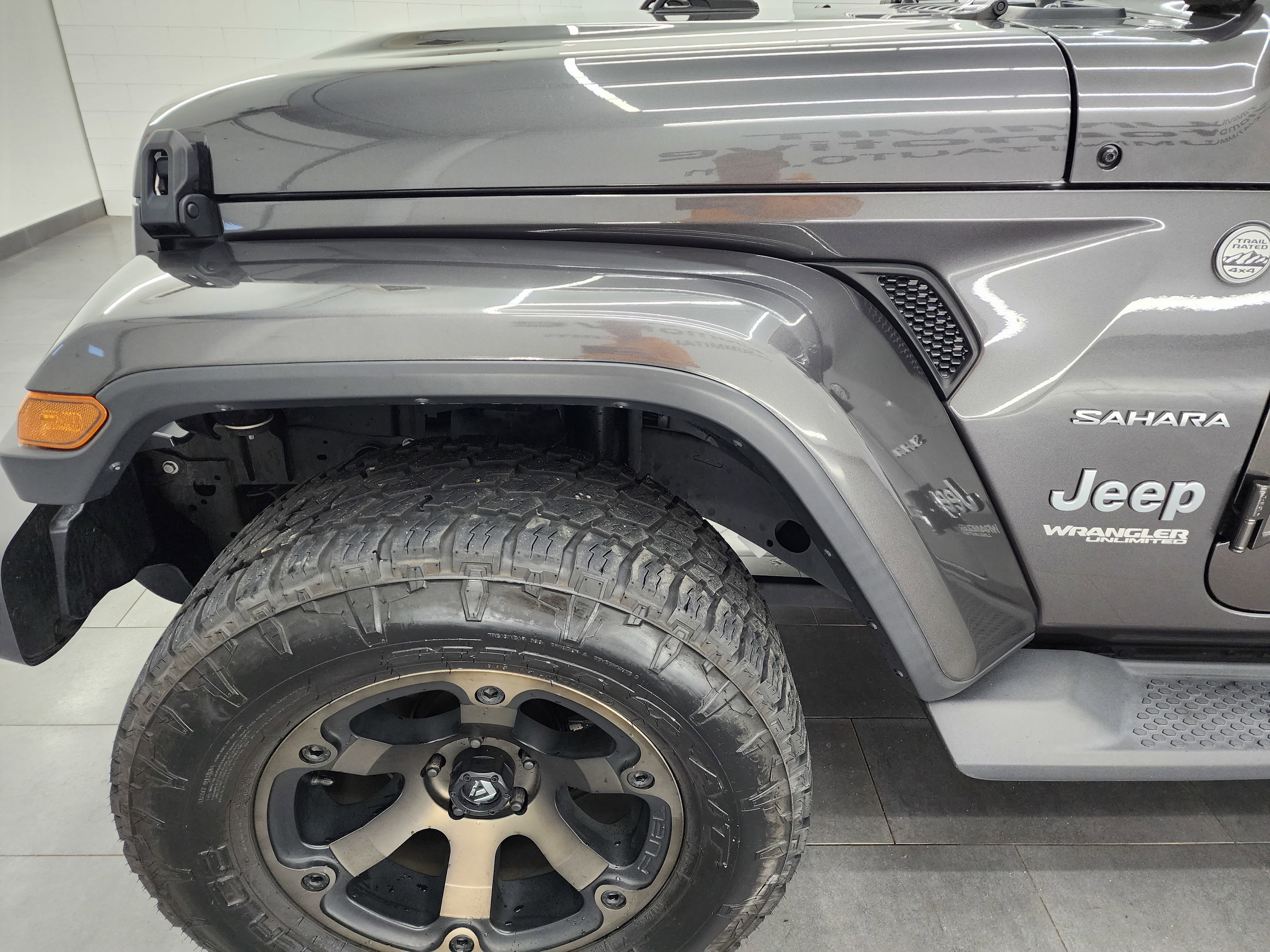 Used 2018 Jeep Wrangler Unlimited Sahara image 30