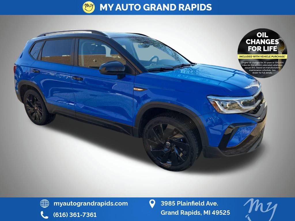 Used 2024 Volkswagen Taos SE image 1