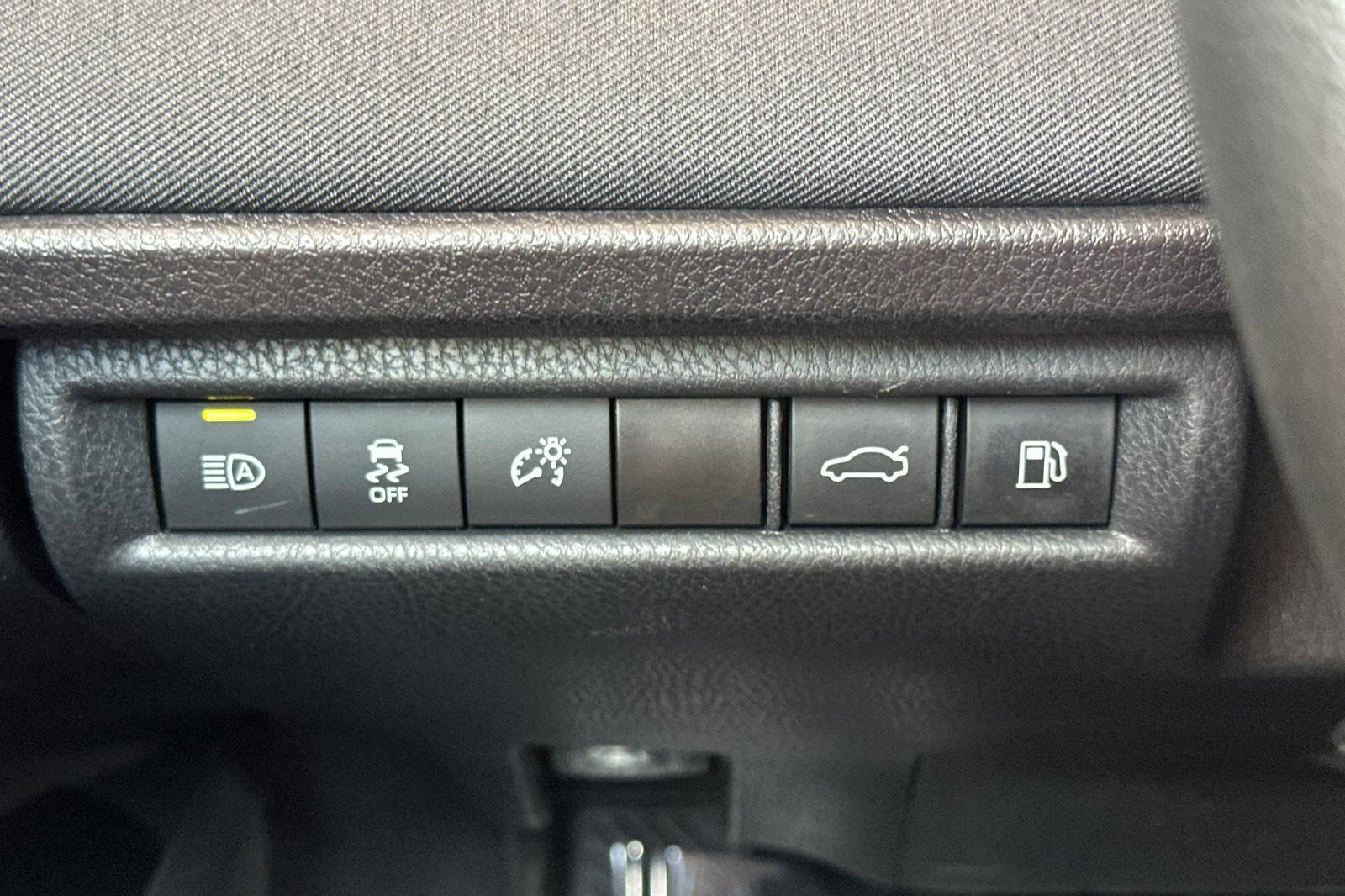 Certified 2025 Toyota Camry LE AWD/4WD image 31
