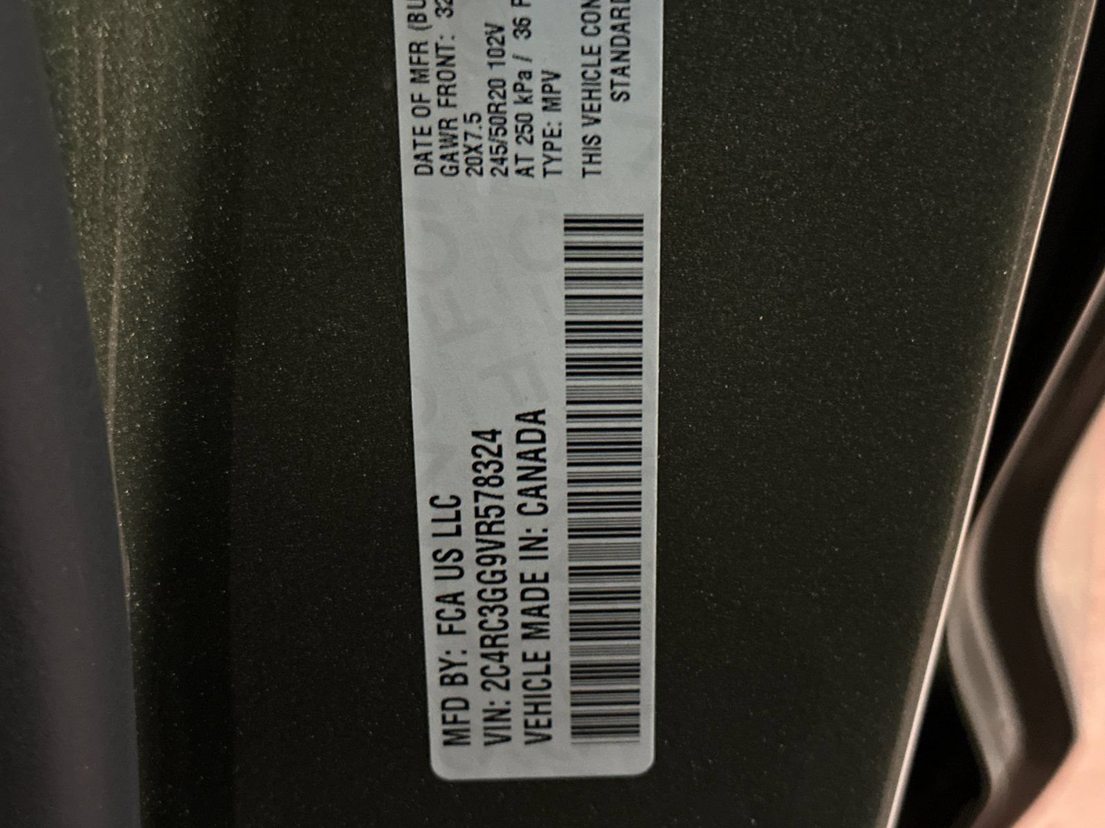 New 2027 Chrysler Pacifica Limited w/ Family Tech Group AWD/4WD image 29