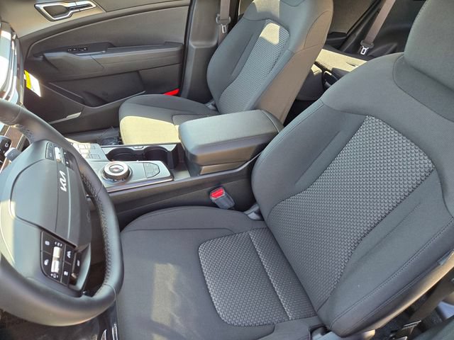 New 2026 Kia Sportage LX FWD image 17