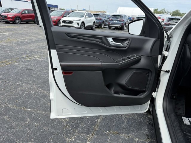 New 2025 Ford Escape ST-Line w/ Cold Weather Package image 20