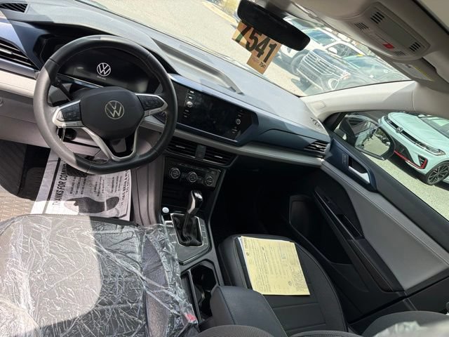 Certified 2024 Volkswagen Taos SE w/ Panoramic Sunroof Package FWD image 24
