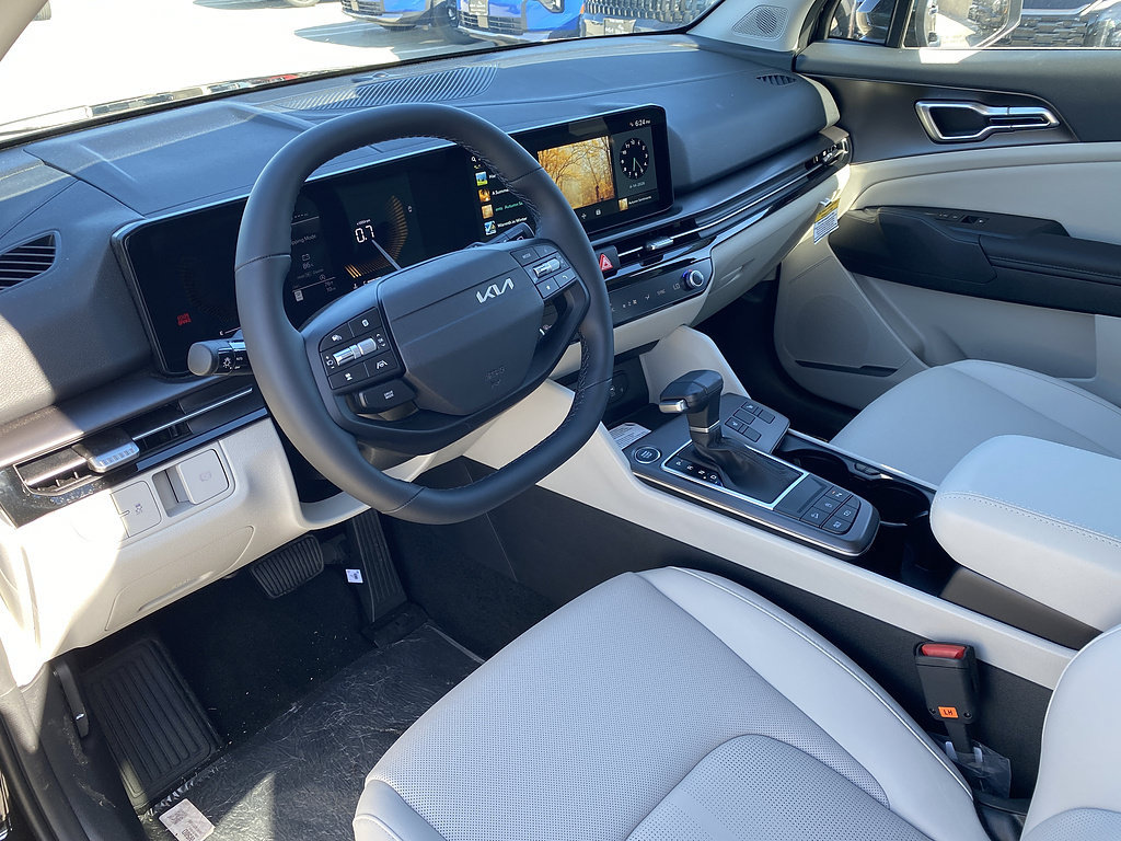 New 2026 Kia Sportage EX FWD image 12