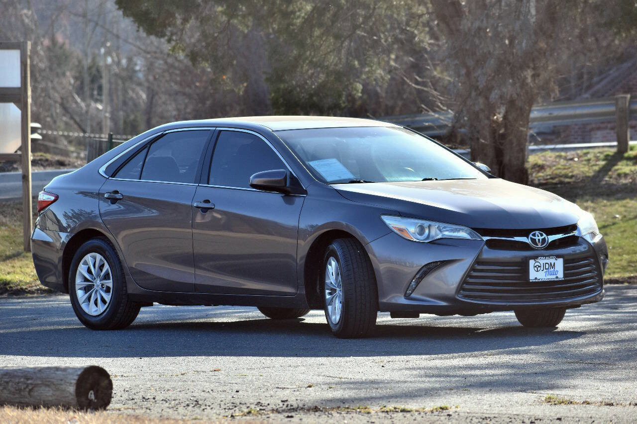Used 2015 Toyota Camry LE FWD image 4