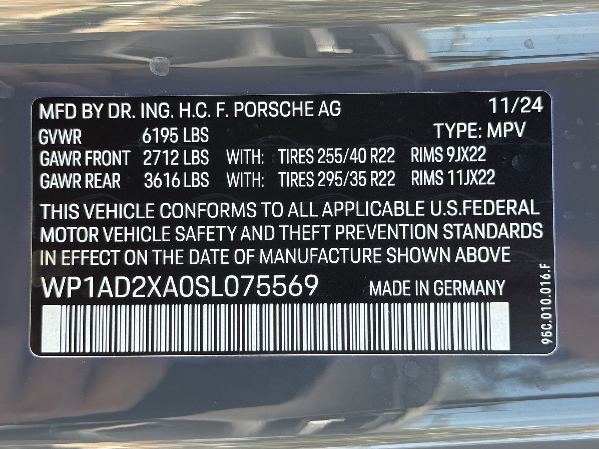 Used 2025 Porsche Macan Electric image 36