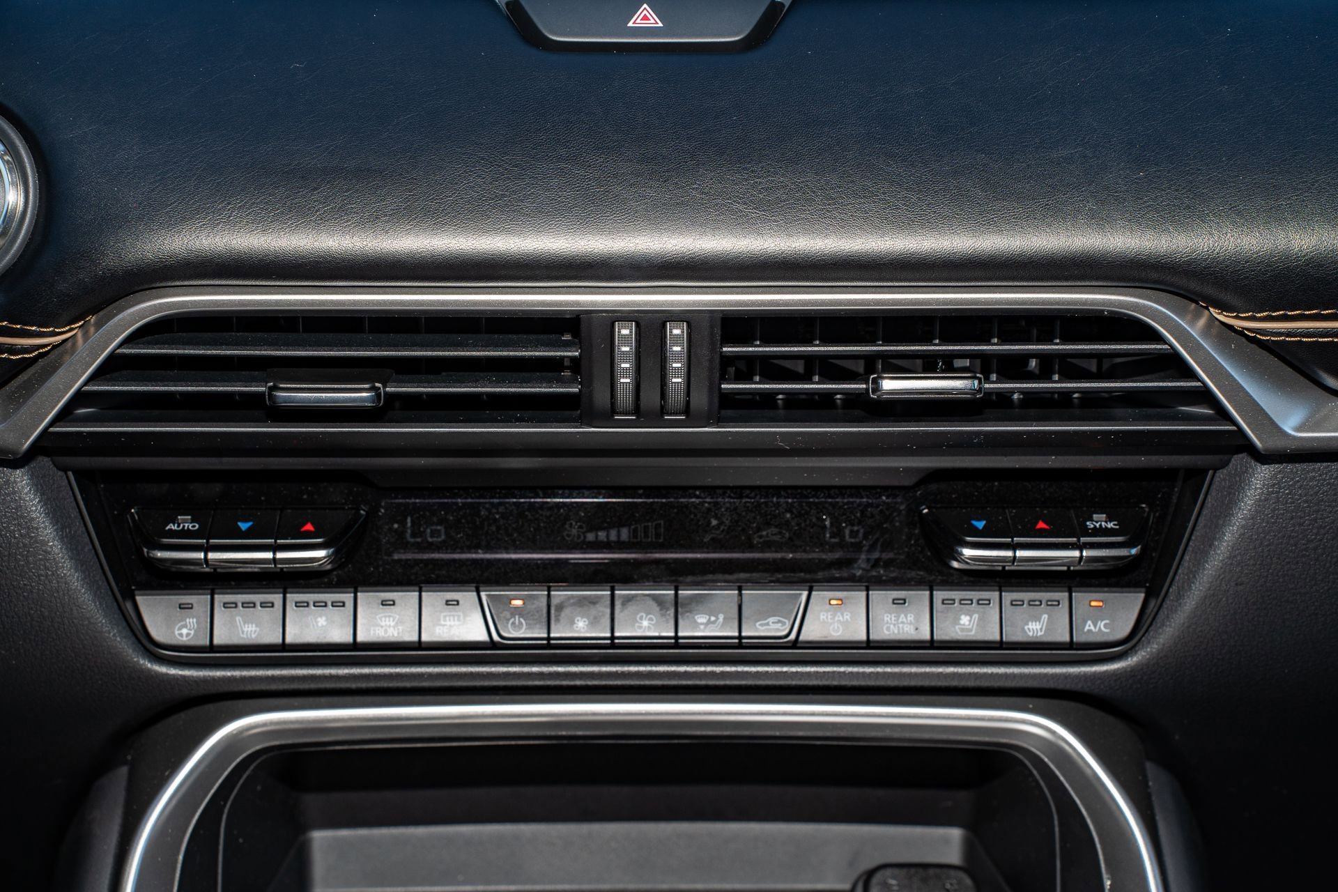 Used 2025 MAZDA CX-90 3.3 Turbo S w/ Premium Package image 27