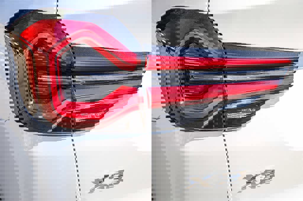 Used 2022 BMW X3 sDrive30i w/ Premium Package 2 image 8