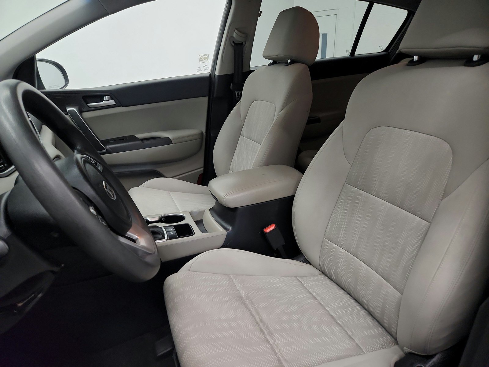 Used 2020 Kia Sportage LX FWD image 19