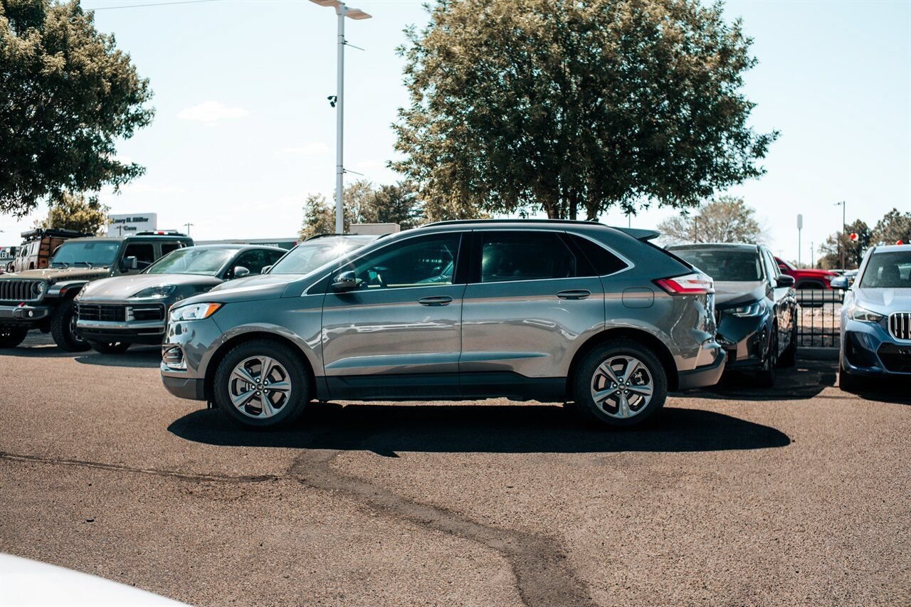 Used 2022 Ford Edge SEL w/ Sport Appearance Package AWD/4WD image 4
