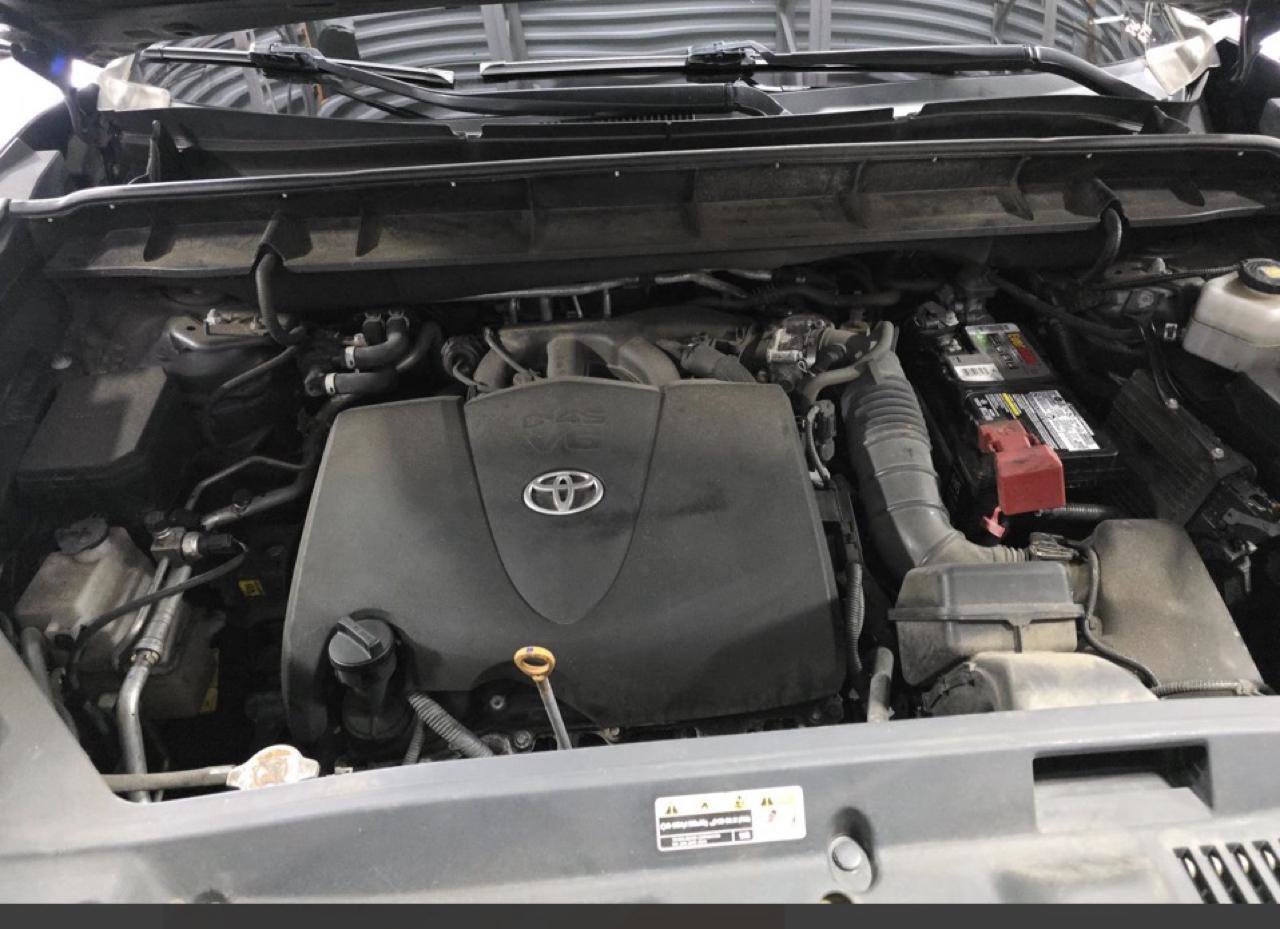 Used 2022 Toyota Highlander XLE AWD/4WD image 18