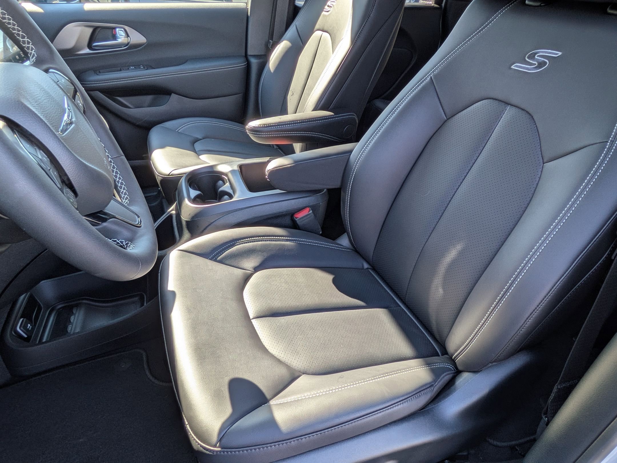 New 2026 Chrysler Pacifica Select image 26