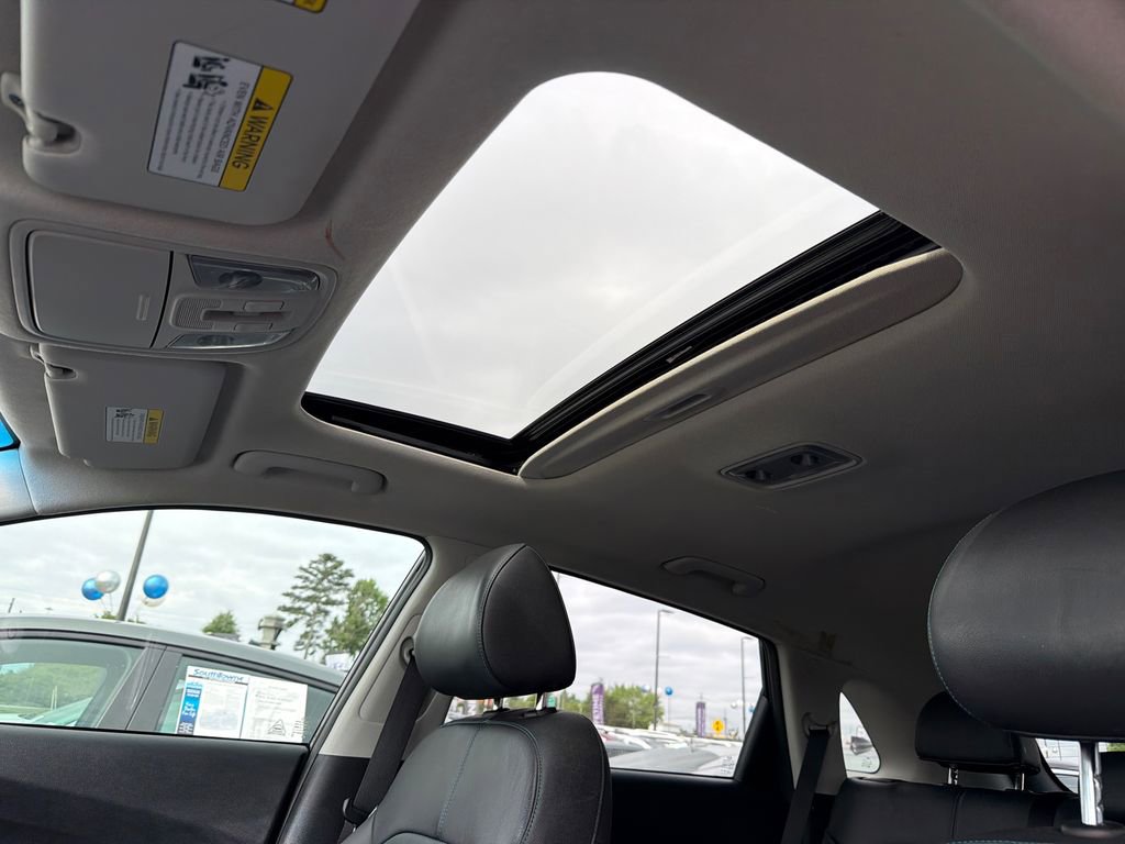 Used 2019 Kia Niro EX Premium FWD image 32