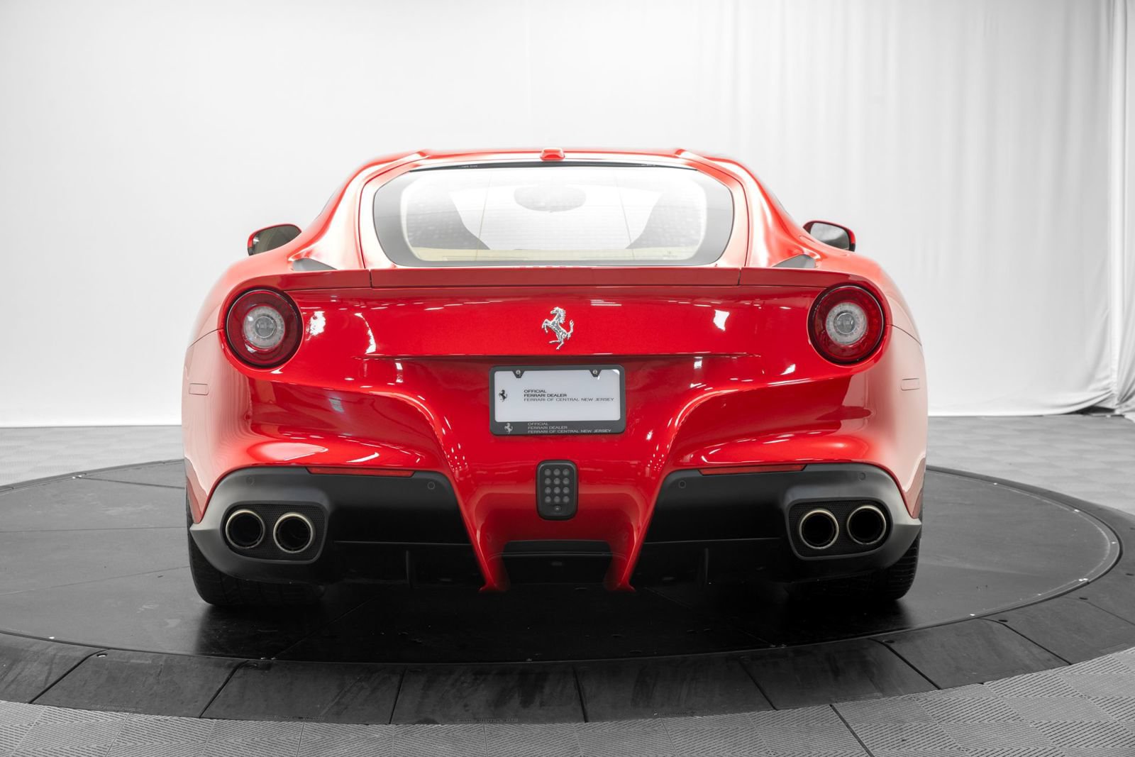 Used 2016 Ferrari F12 Berlinetta RWD image 6