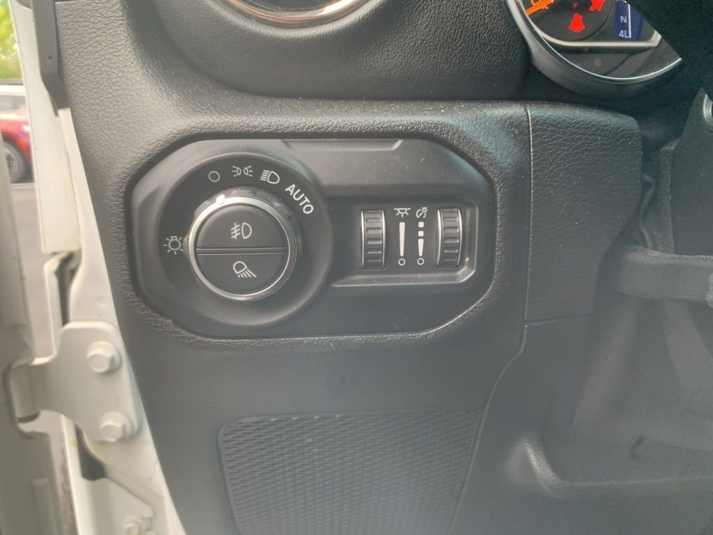 Used 2021 Jeep Gladiator Overland AWD/4WD image 15