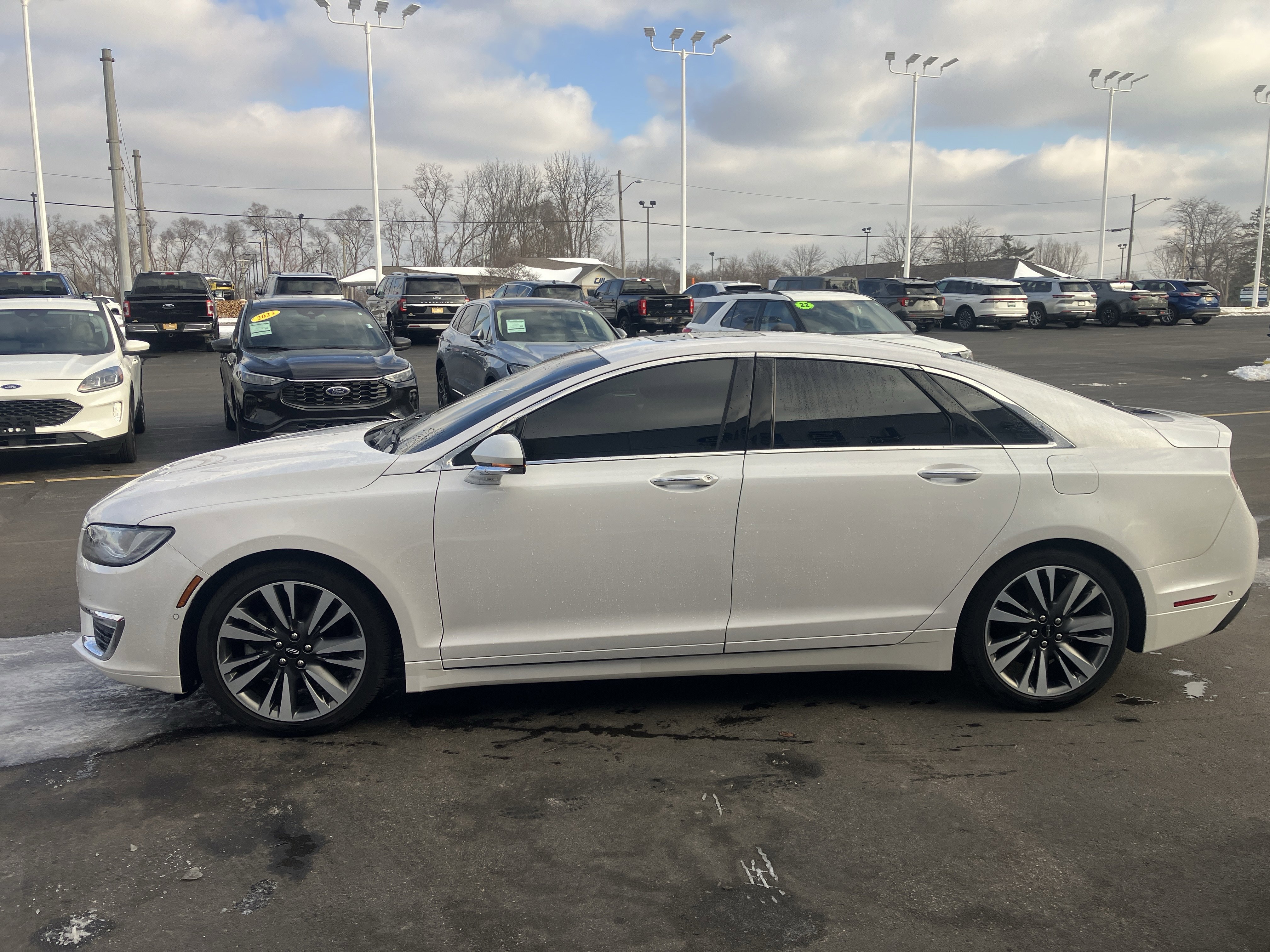 Used 2020 Lincoln MKZ Reserve image 4