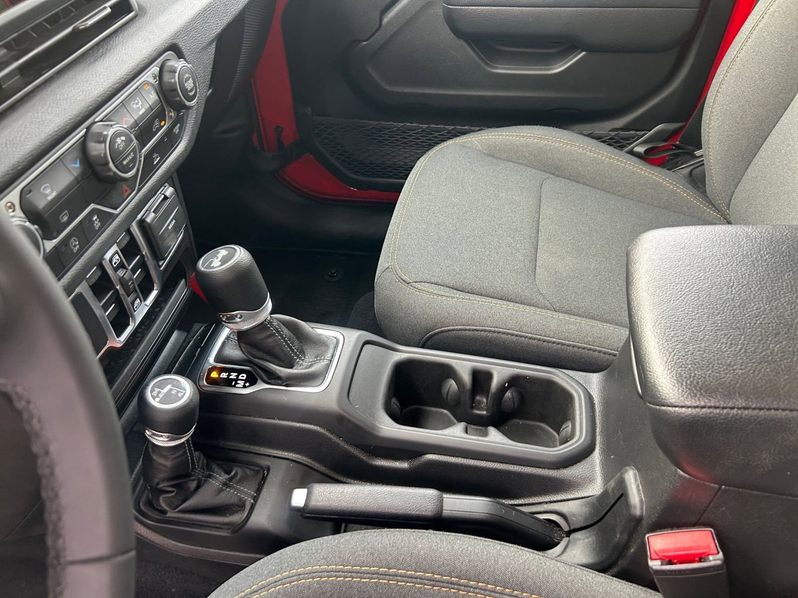 Used 2025 Jeep Wrangler Sport S image 41