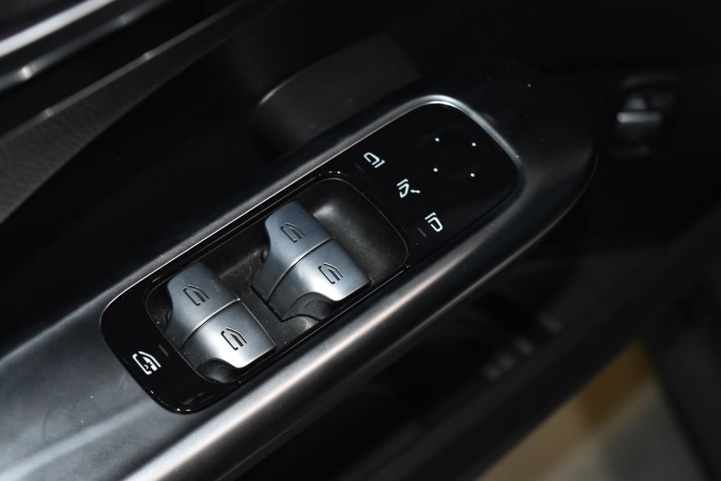 Used 2023 Mercedes-Benz C 300 4MATIC Sedan image 6