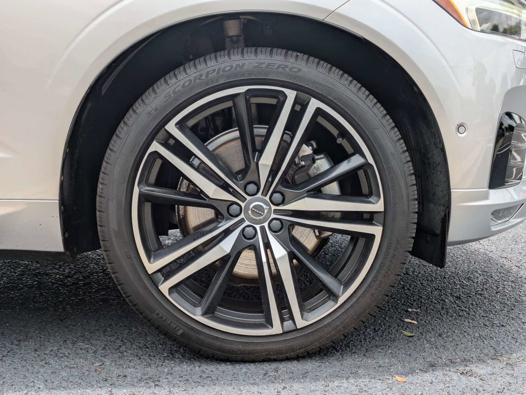 Used 2019 Volvo XC60 T6 R-Design AWD/4WD image 11
