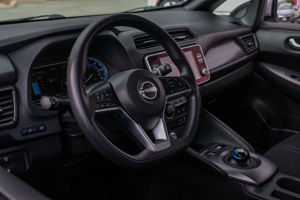 Used 2025 Nissan Leaf S FWD image 15
