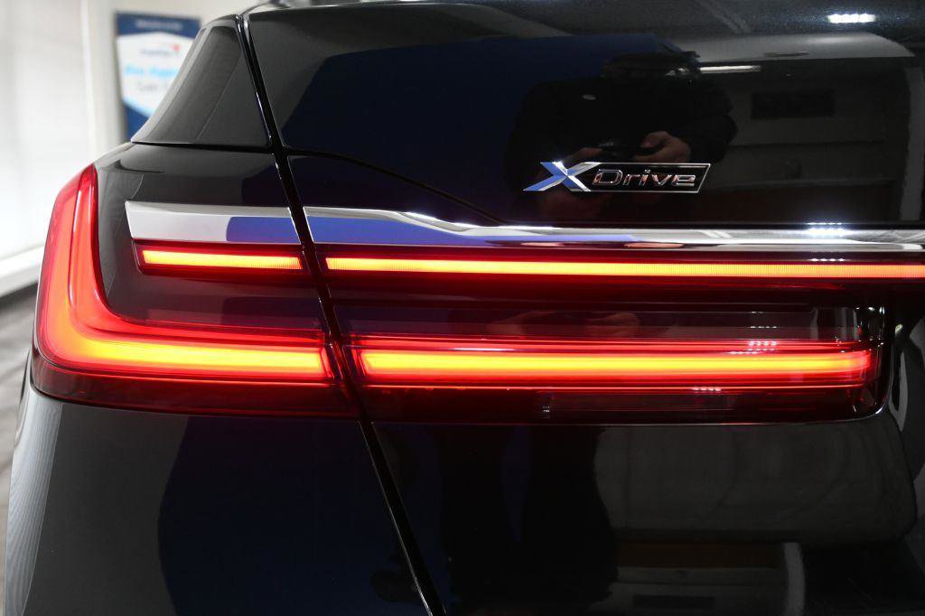 Used 2020 BMW 740i xDrive w/ Premium Package image 36