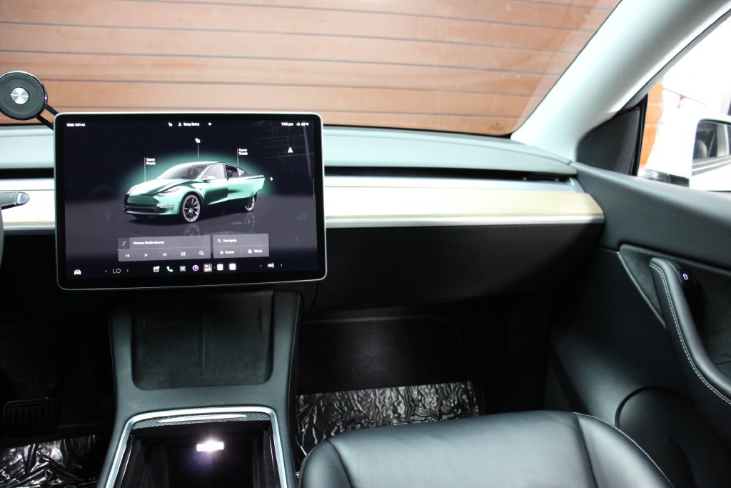 Used 2022 Tesla Model Y Long Range AWD/4WD image 13