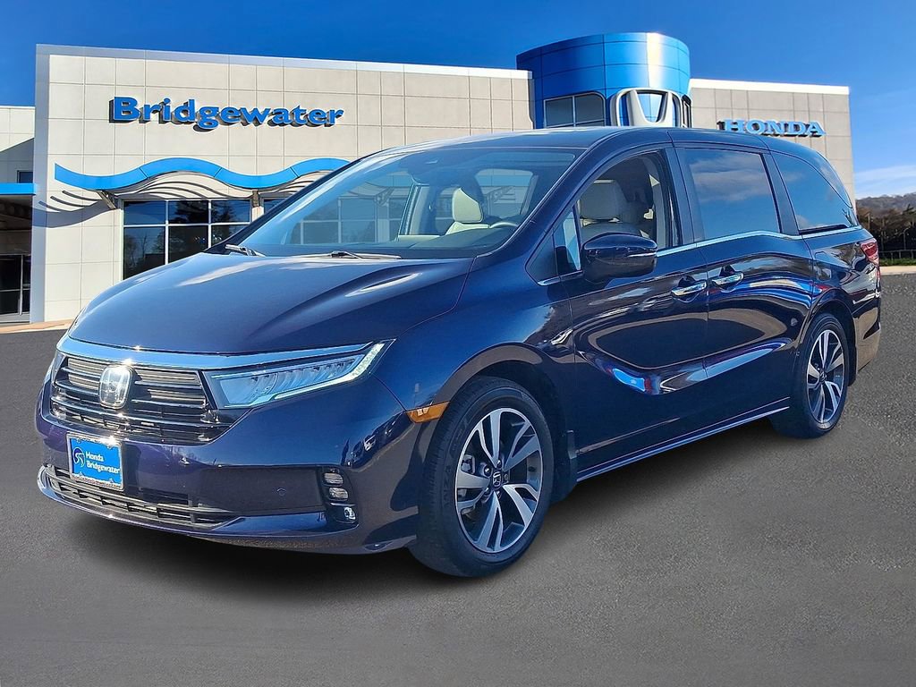 Used 2023 Honda Odyssey Touring image 3