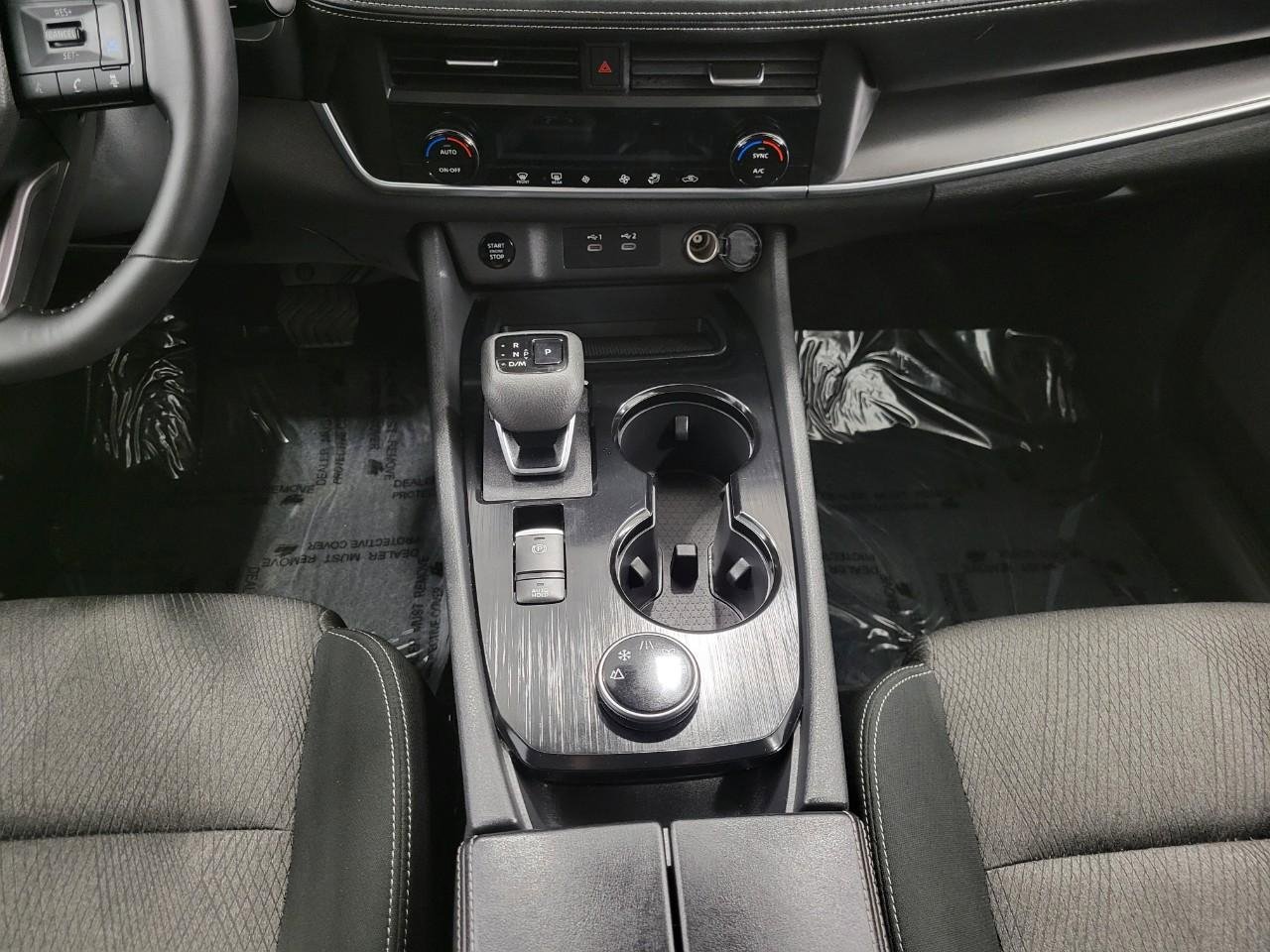 Used 2025 Nissan Rogue SV AWD/4WD image 17