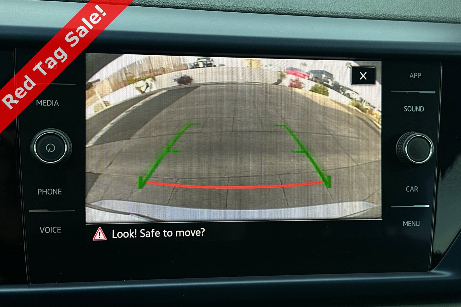 Certified 2022 Volkswagen Taos SE w/ Panoramic Sunroof Package image 20