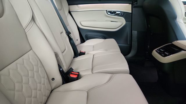 Used 2027 Volvo XC90 B6 Plus AWD/4WD image 36