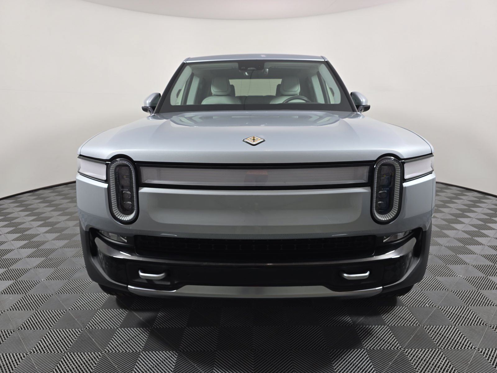 Used 2024 Rivian R1T Adventure Dual AWD/4WD image 8