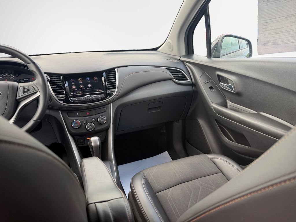 Certified 2022 Chevrolet Trax LT w/ LT Convenience Package AWD/4WD image 23