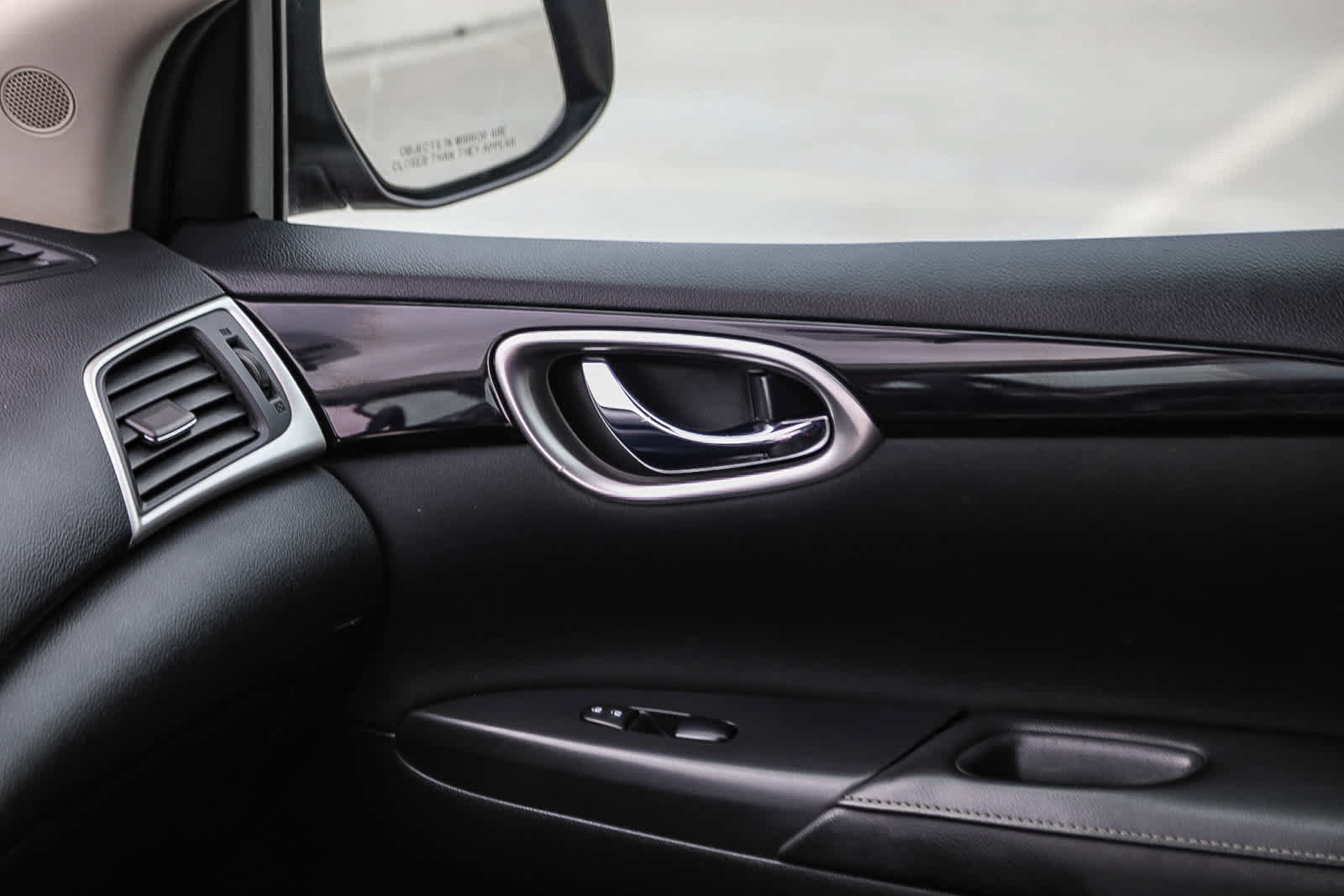 Used 2018 Nissan Sentra SV FWD image 21