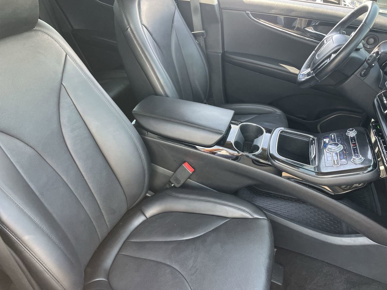 Used 2022 Lincoln Nautilus Reserve w/ Equipment Group 201A image 10