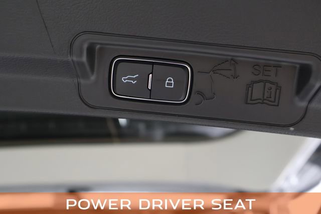 Used 2025 Ford Explorer Active RWD image 15