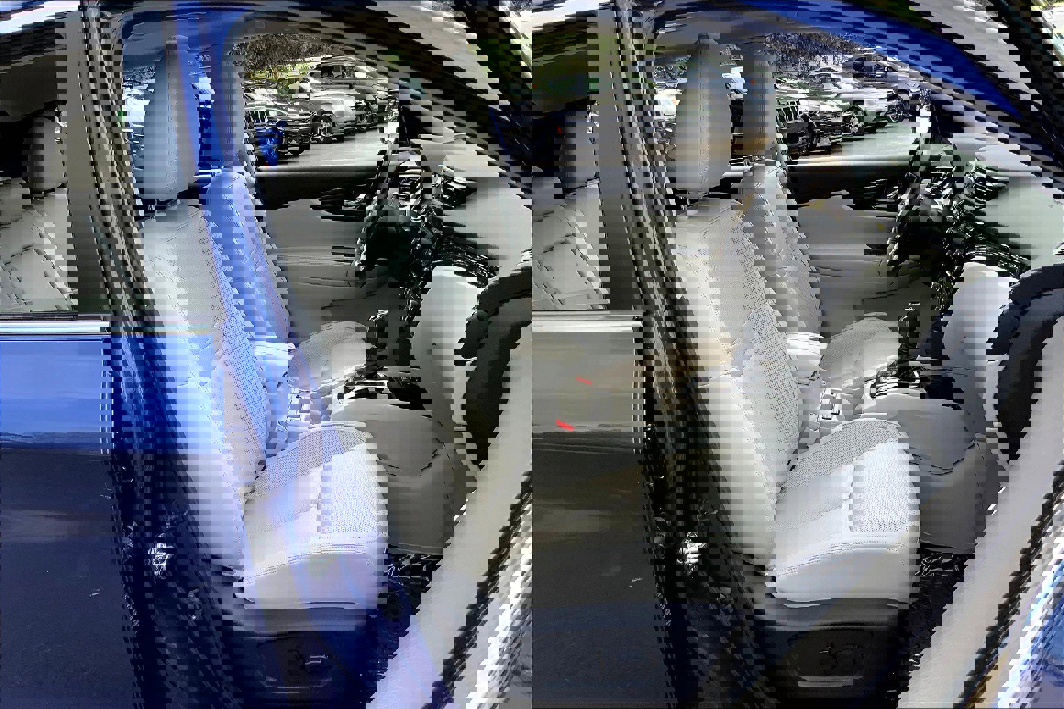 Used 2021 Nissan Rogue Sport SL w/ Premium Package image 9