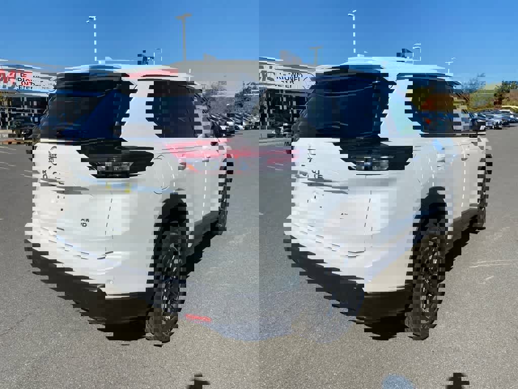 New 2026 Nissan Rogue SV image 7