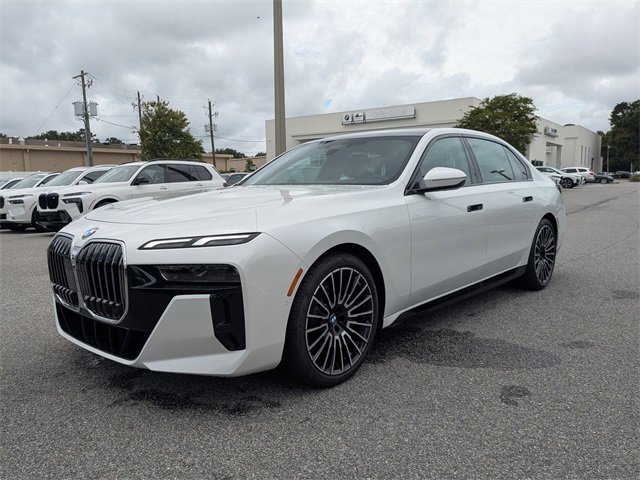 New 2025 BMW 740i image 9