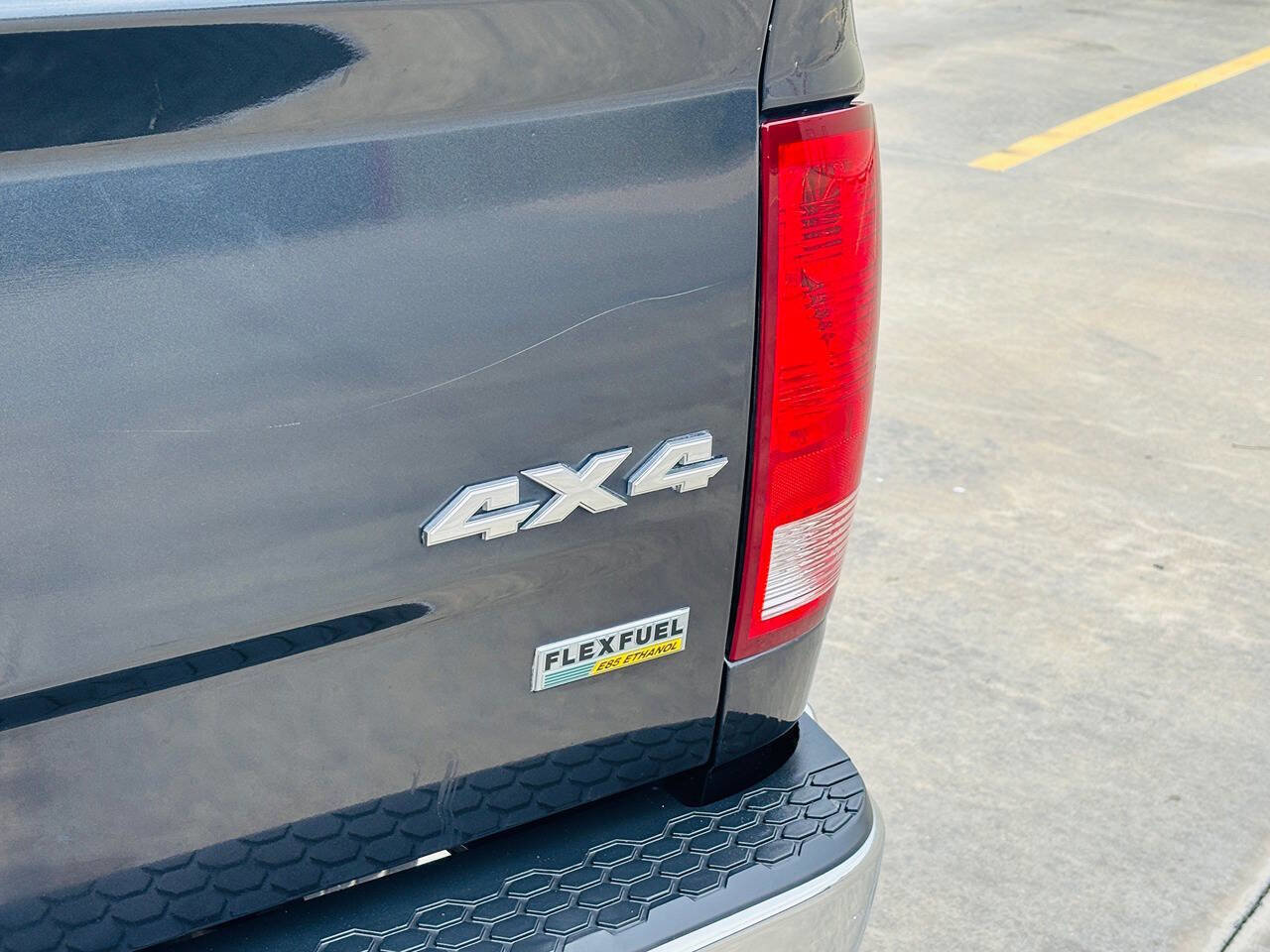 Used 2017 RAM 1500 Classic SLT image 6