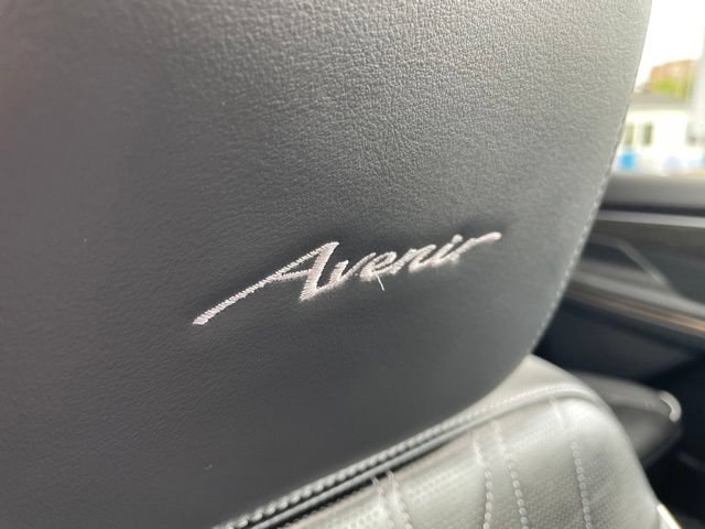 Used 2025 Buick Enclave Avenir w/ Super Cruise Package FWD image 37