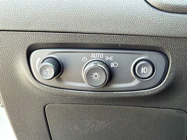 Used 2022 Buick Encore GX Essence w/ Experience Buick Package AWD/4WD image 32