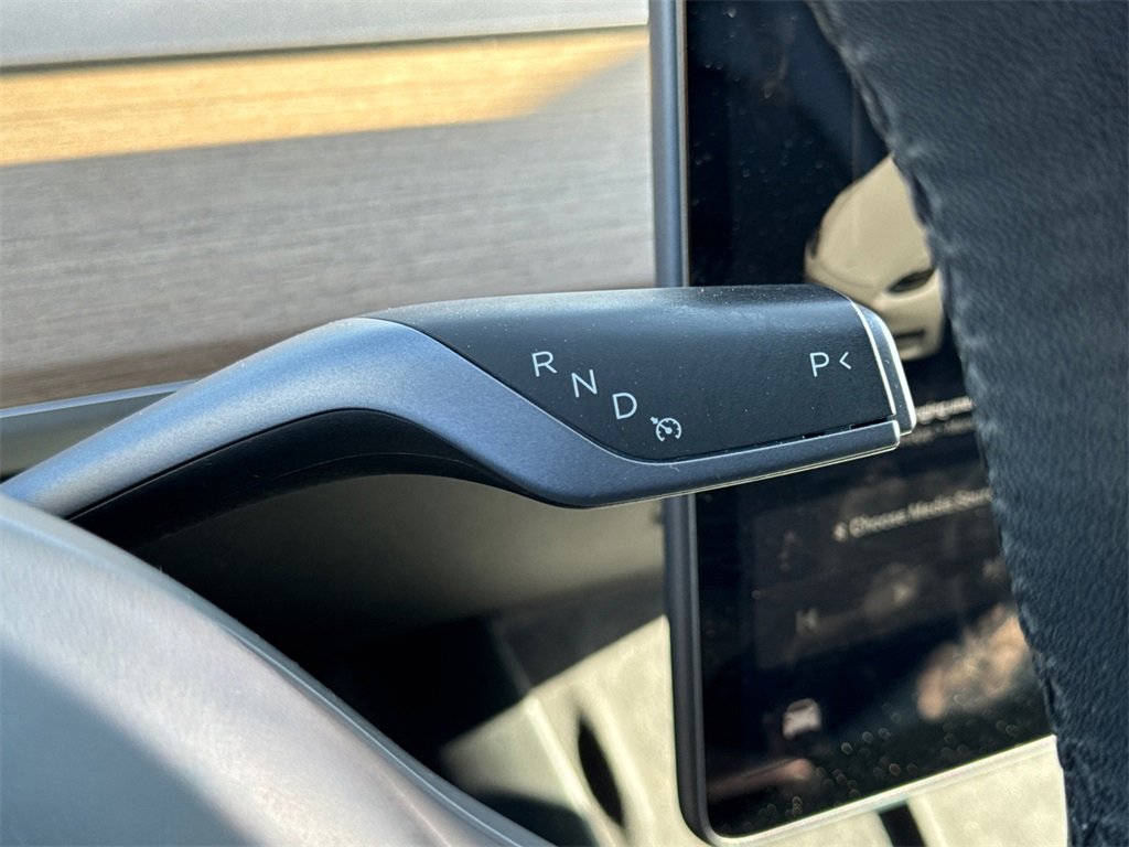 Used 2021 Tesla Model Y Long Range image 24