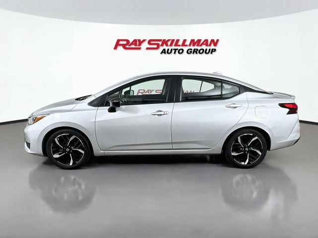 Used 2024 Nissan Versa SR FWD image 4