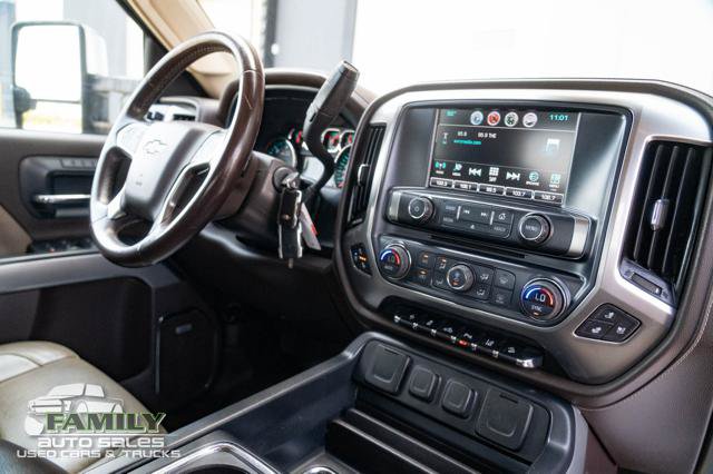 Used 2016 Chevrolet Silverado 3500 LTZ AWD/4WD image 26