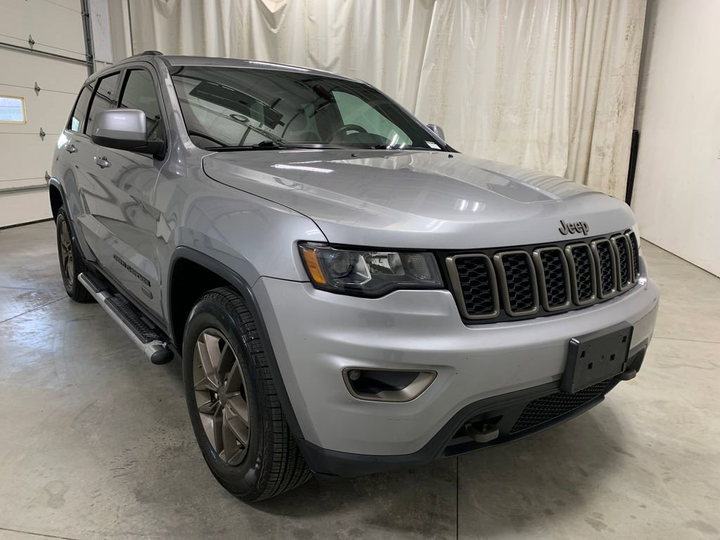 Used 2017 Jeep Grand Cherokee Laredo image 14
