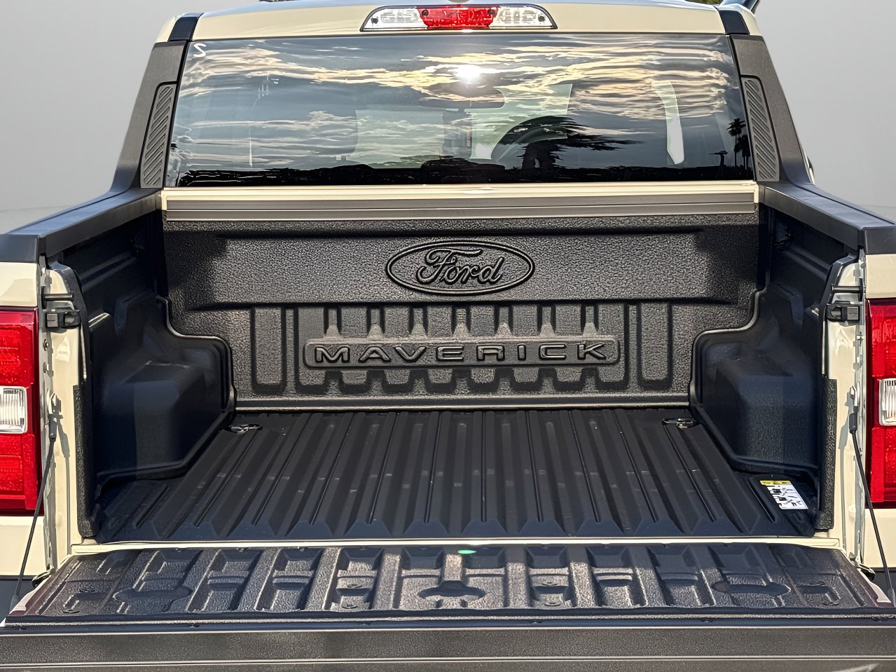 New 2025 Ford Maverick XLT image 8