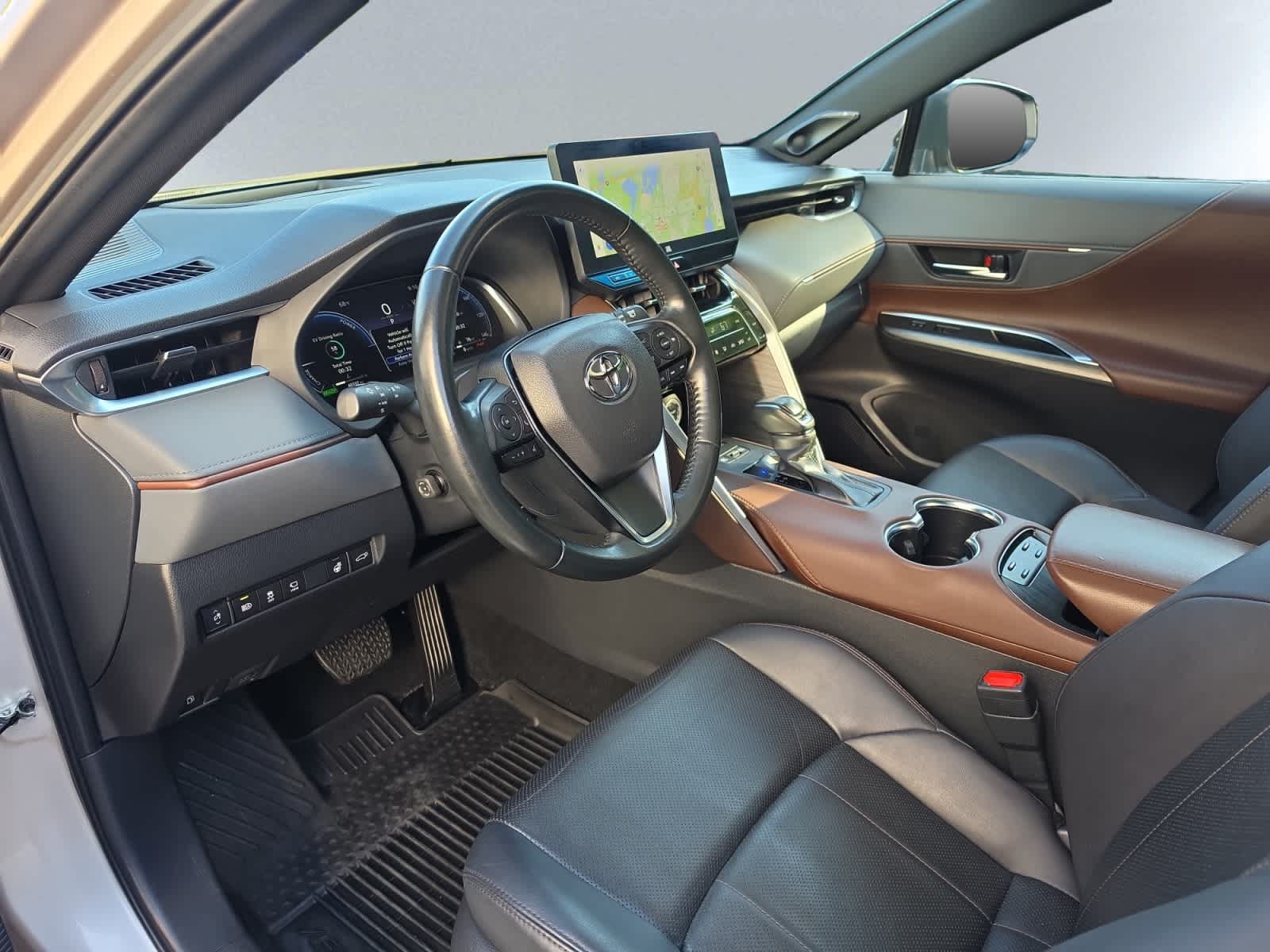 Used 2024 Toyota Venza Limited AWD/4WD image 16
